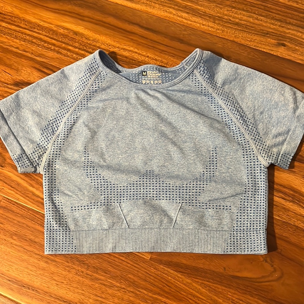 Workout Top Size medium